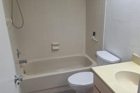 Condo in Dunedin, Florida, 2 bedrooms  № 2209220 - photo 13