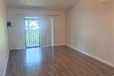 Condo in Dunedin, Florida, 2 bedrooms  № 2209220 - photo 12
