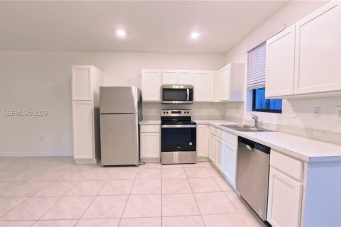 Touwnhouse à louer à Florida City, Floride: 3 chambres, 128.21 m2 № 2076425 - photo 13