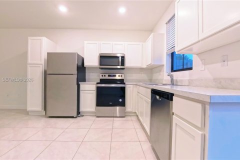 Touwnhouse à louer à Florida City, Floride: 3 chambres, 128.21 m2 № 2076425 - photo 17