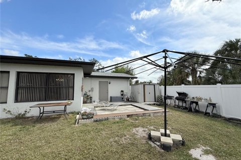 Villa ou maison à louer à Punta Gorda, Floride: 2 chambres, 137.22 m2 № 1549202 - photo 3