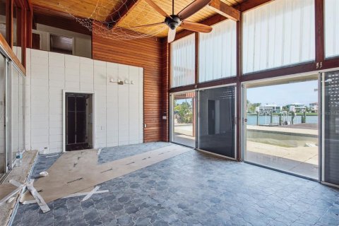 Villa ou maison à vendre à Treasure Island, Floride: 4 chambres, 214.33 m2 № 2308602 - photo 5