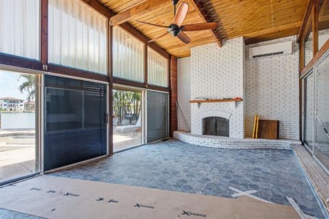 Villa ou maison à vendre à Treasure Island, Floride: 4 chambres, 214.33 m2 № 2308602 - photo 4