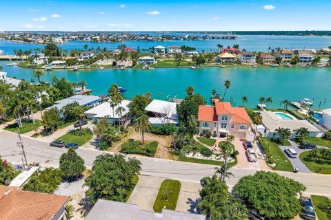 Villa ou maison à vendre à Treasure Island, Floride: 4 chambres, 214.33 m2 № 2308602 - photo 29