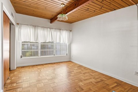 Villa ou maison à vendre à Treasure Island, Floride: 4 chambres, 214.33 m2 № 2308602 - photo 10