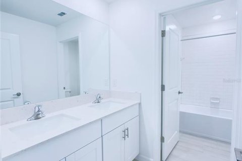 Villa ou maison à louer à San Antonio, Floride: 5 chambres, 221.94 m2 № 2410366 - photo 24