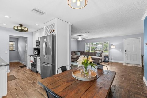Villa ou maison à vendre à Oldsmar, Floride: 2 chambres, 98.85 m2 № 2347766 - photo 2