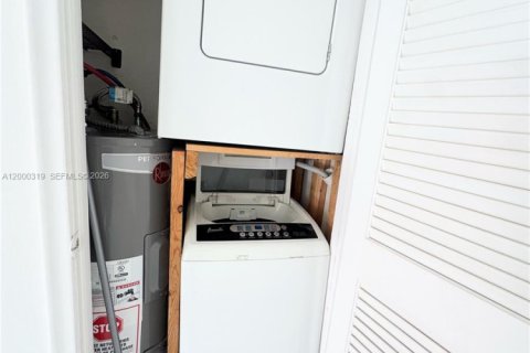 Condo in Coral Springs, Florida, 2 bedrooms  № 2064708 - photo 6