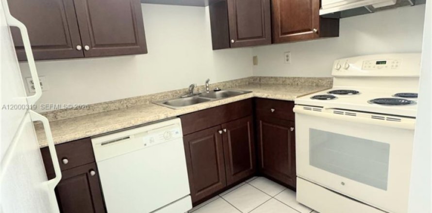 Condo in Coral Springs, Florida, 2 bedrooms  № 2064708