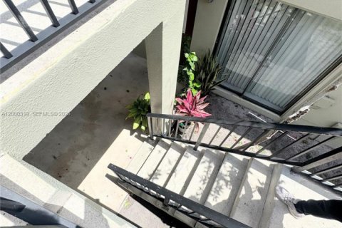 Condo in Coral Springs, Florida, 2 bedrooms  № 2064708 - photo 8