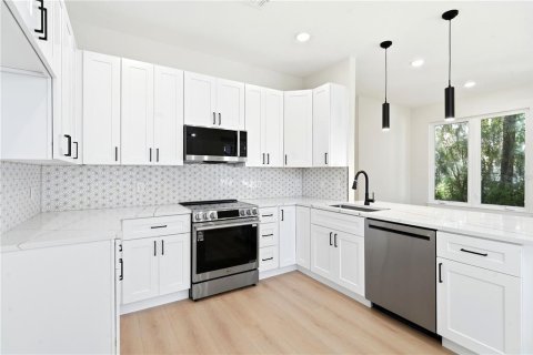 Duplex in Orlando, Florida 3 bedrooms, 146.41 sq.m. № 2197547 - photo 8