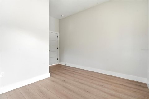 Duplex in Orlando, Florida 3 bedrooms, 146.41 sq.m. № 2197547 - photo 25