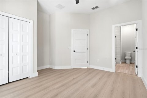 Duplex in Orlando, Florida 3 bedrooms, 146.41 sq.m. № 2197547 - photo 22