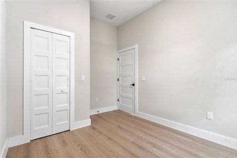 Duplex in Orlando, Florida 3 bedrooms, 146.41 sq.m. № 2197547 - photo 16