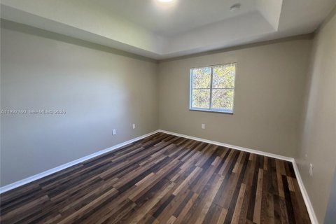 Снять в аренду таунхаус в Хомстед, Флорида 2 спальни, 108.32м2, № 1995414 - фото 27