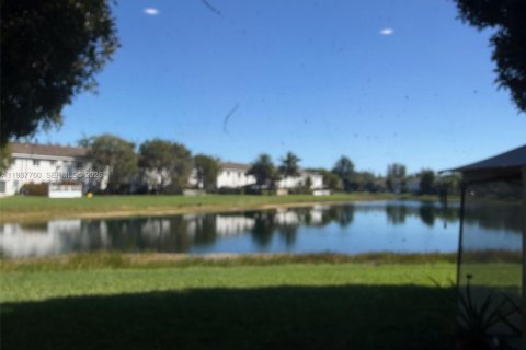 Снять в аренду таунхаус в Хомстед, Флорида 2 спальни, 108.32м2, № 1995414 - фото 13