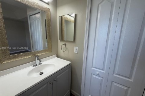 Снять в аренду таунхаус в Хомстед, Флорида 2 спальни, 108.32м2, № 1995414 - фото 25