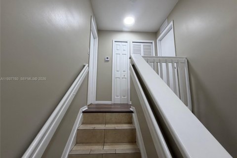 Снять в аренду таунхаус в Хомстед, Флорида 2 спальни, 108.32м2, № 1995414 - фото 24