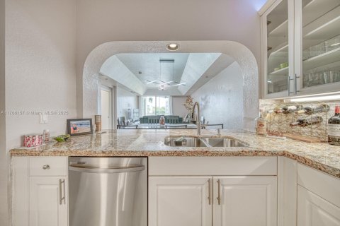 Condo in Doral, Florida, 3 bedrooms  № 1863568 - photo 18