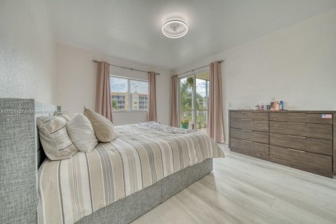 Condo in Doral, Florida, 3 bedrooms  № 1863568 - photo 8