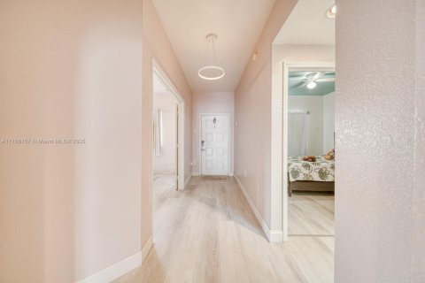 Condo in Doral, Florida, 3 bedrooms  № 1863568 - photo 22
