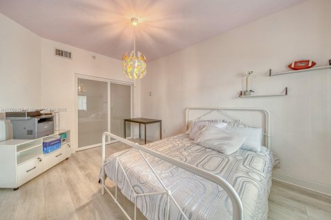 Condo in Doral, Florida, 3 bedrooms  № 1863568 - photo 27