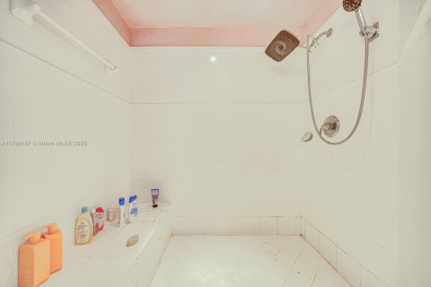 Condo in Doral, Florida, 3 bedrooms  № 1863568 - photo 16