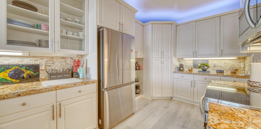 Condo in Doral, Florida, 3 bedrooms № 1863568