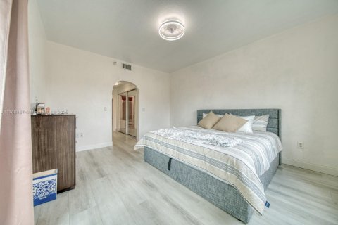 Condo in Doral, Florida, 3 bedrooms  № 1863568 - photo 9