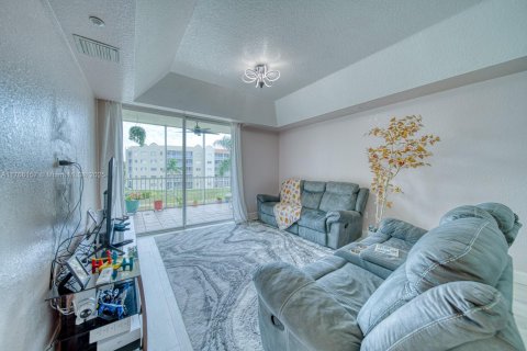 Condo in Doral, Florida, 3 bedrooms  № 1863568 - photo 2