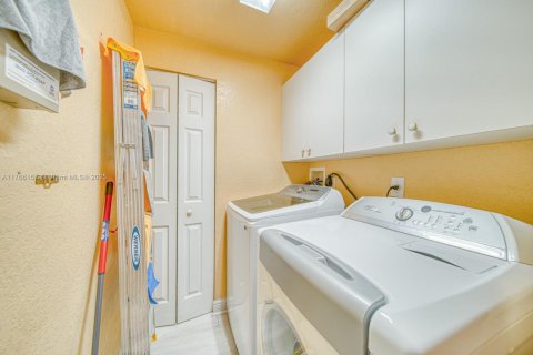 Condo in Doral, Florida, 3 bedrooms  № 1863568 - photo 21
