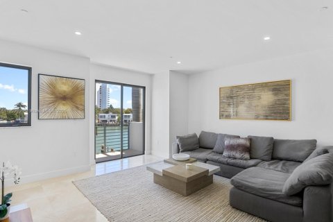 Touwnhouse à louer à Miami Beach, Floride: 4 chambres, 249.16 m2 № 1955312 - photo 17