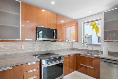 Touwnhouse à louer à Miami Beach, Floride: 4 chambres, 249.16 m2 № 1955312 - photo 14