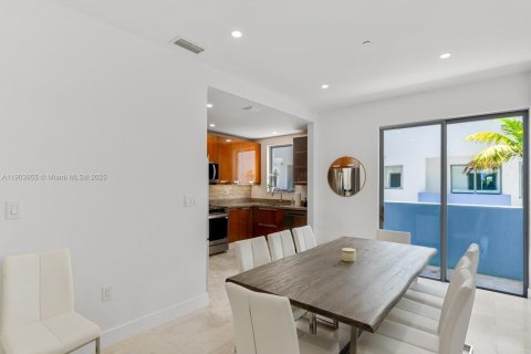 Touwnhouse à louer à Miami Beach, Floride: 4 chambres, 249.16 m2 № 1955312 - photo 6