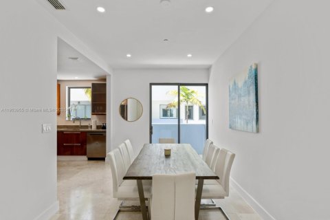 Touwnhouse à louer à Miami Beach, Floride: 4 chambres, 249.16 m2 № 1955312 - photo 8