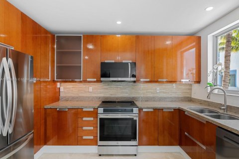 Touwnhouse à louer à Miami Beach, Floride: 4 chambres, 249.16 m2 № 1955312 - photo 13