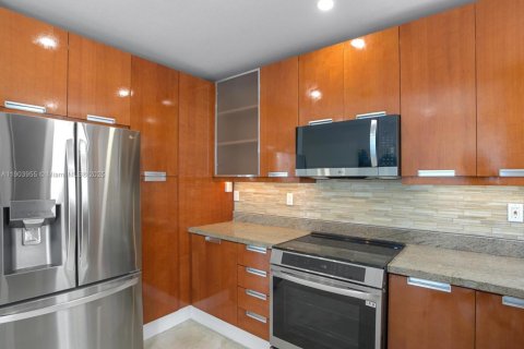 Touwnhouse à louer à Miami Beach, Floride: 4 chambres, 249.16 m2 № 1955312 - photo 15