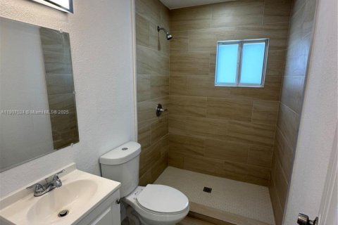 Снять в аренду виллу или дом в Майами, Флорида 4 спальни, 75.44м2, № 1963913 - фото 12