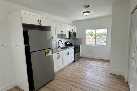 Снять в аренду виллу или дом в Майами, Флорида 4 спальни, 75.44м2, № 1963913 - фото 4