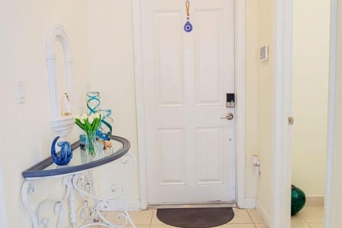 Adosado en venta en Hialeah, Florida, 3 dormitorios, 127.83 m2 № 2085074 - foto 13