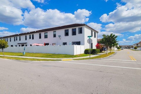Adosado en venta en Hialeah, Florida, 3 dormitorios, 127.83 m2 № 2085074 - foto 8