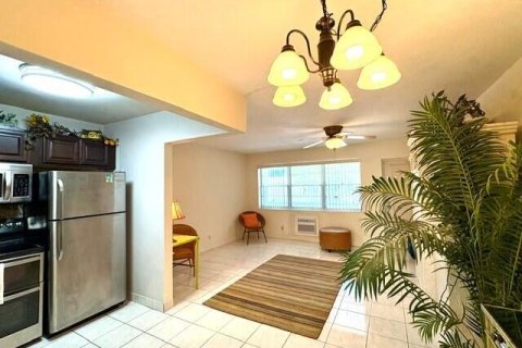 Condo in West Palm Beach, Florida, 1 bedroom  № 2240465 - photo 13
