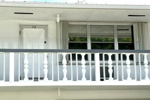 Condo in West Palm Beach, Florida, 1 bedroom  № 2240465 - photo 2