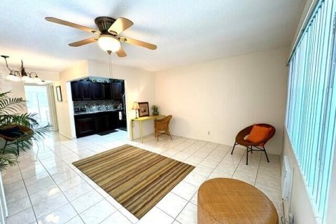Condo in West Palm Beach, Florida, 1 bedroom  № 2240465 - photo 16