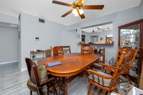 Condominio en venta en Saint Petersburg, Florida, 2 dormitorios, 116.59 m2 № 1804050 - foto 14