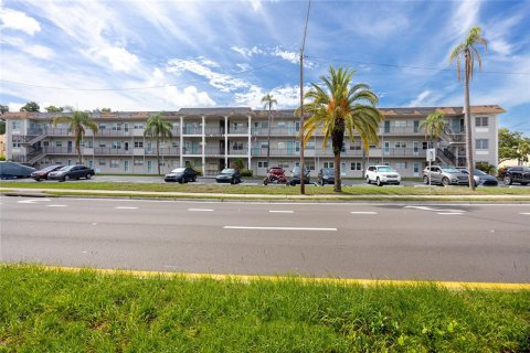 Condominio en venta en Saint Petersburg, Florida, 2 dormitorios, 116.59 m2 № 1804050 - foto 6