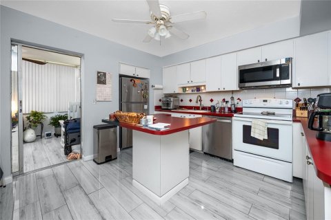 Condominio en venta en Saint Petersburg, Florida, 2 dormitorios, 116.59 m2 № 1804050 - foto 3