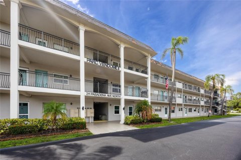 Condominio en venta en Saint Petersburg, Florida, 2 dormitorios, 116.59 m2 № 1804050 - foto 1