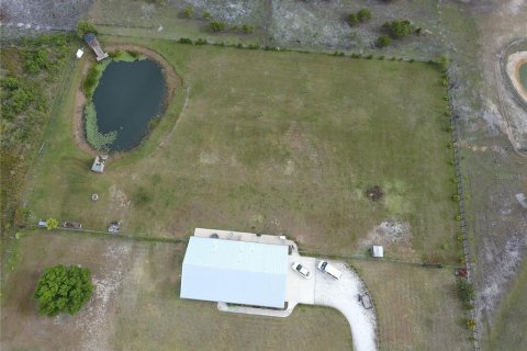 House in Okeechobee, Florida 2 bedrooms, 133.87 sq.m. № 1736896 - photo 3