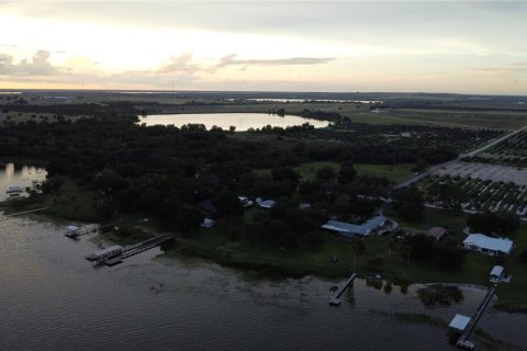 Terreno en venta en Frostproof, Florida № 1631447 - foto 4